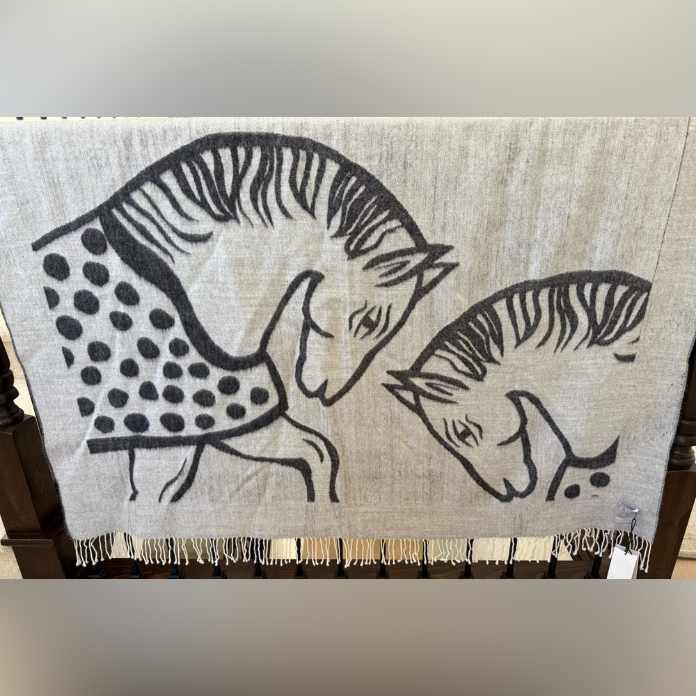 Insanely Gorgeous NWT Alpaca Horse Patterned Blanket